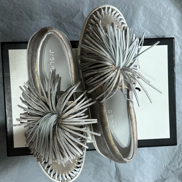 J/Slides Women’s Metallic Tassel Aria Slip-On Suede Sneake Size 7.5 M - Bronze - Picture 4 of 8